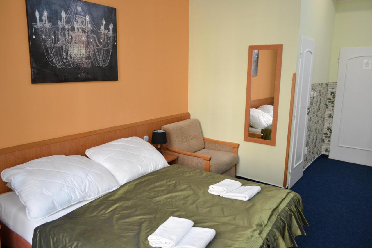 Aladin Praha Hotel Bagian luar foto