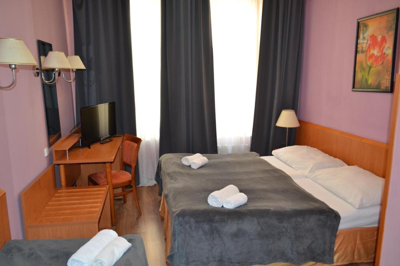 Aladin Praha Hotel Bagian luar foto