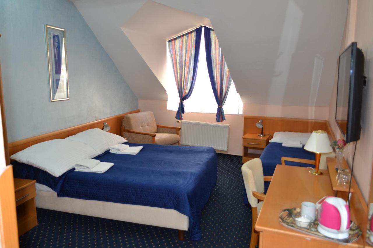 Aladin Praha Hotel Bagian luar foto