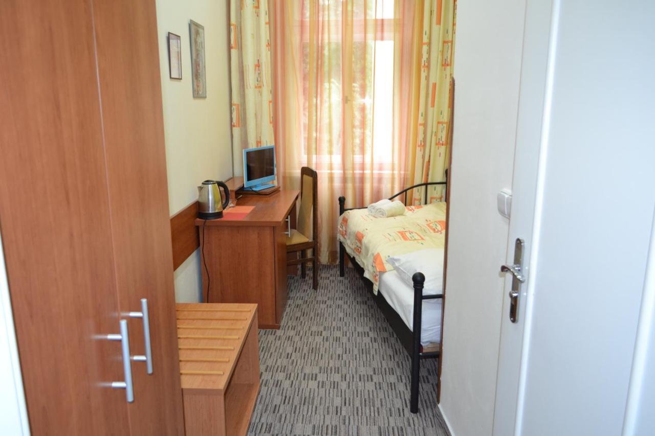 Aladin Praha Hotel Bagian luar foto