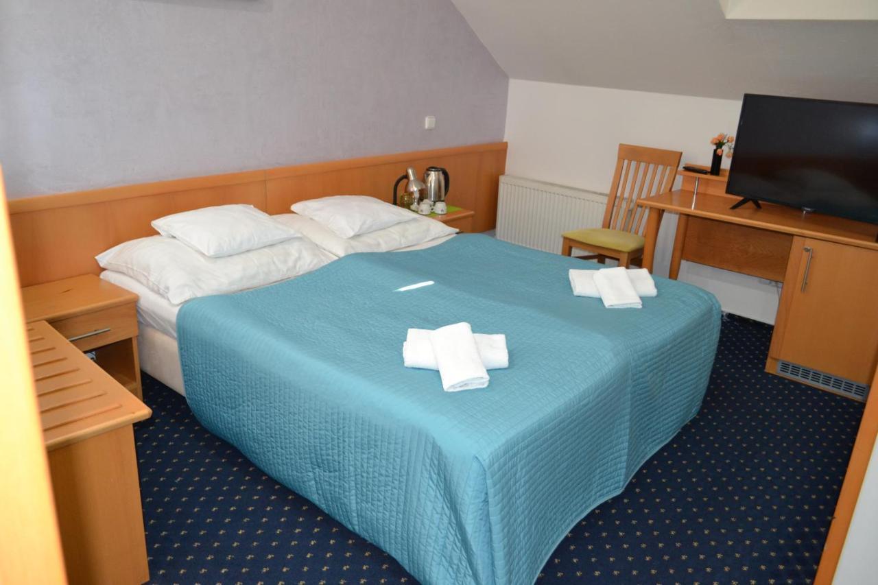 Aladin Praha Hotel Bagian luar foto