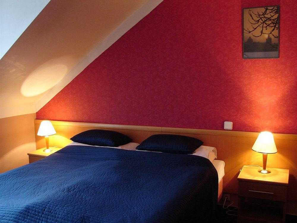 Aladin Praha Hotel Bagian luar foto