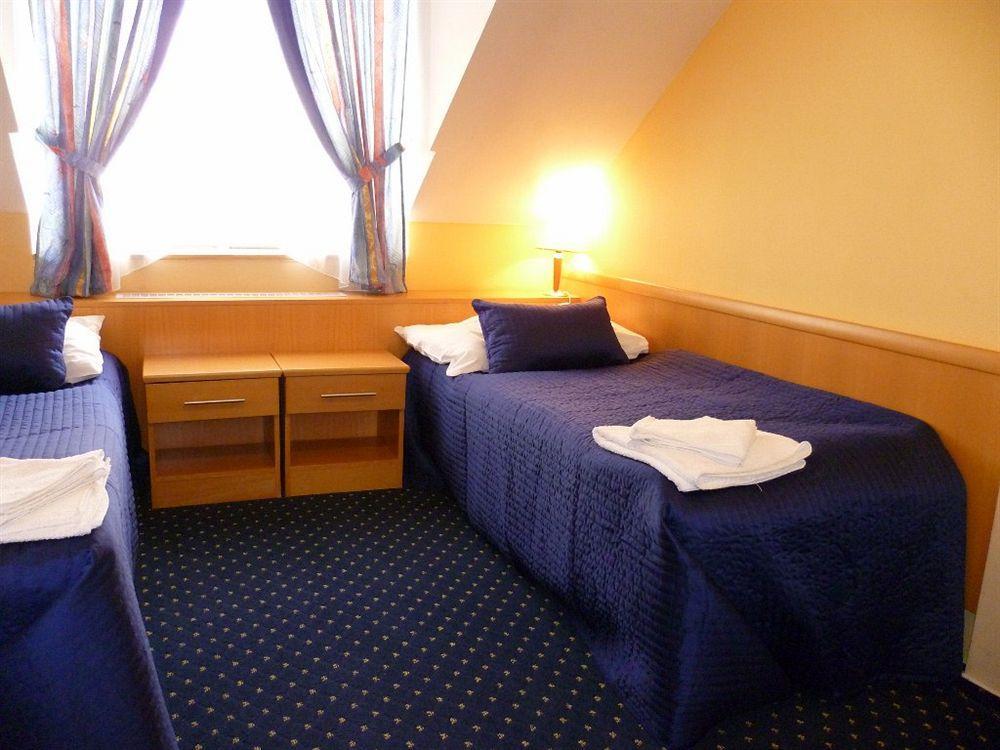 Aladin Praha Hotel Bagian luar foto