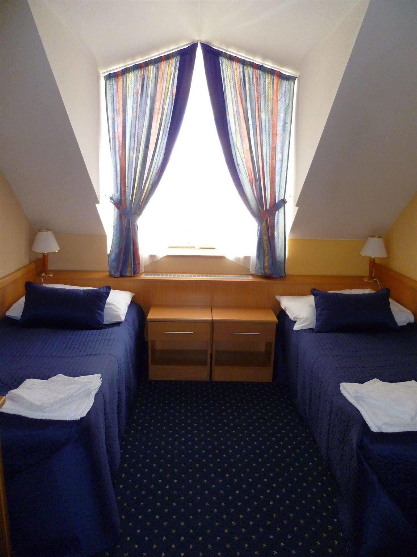 Aladin Praha Hotel Bagian luar foto