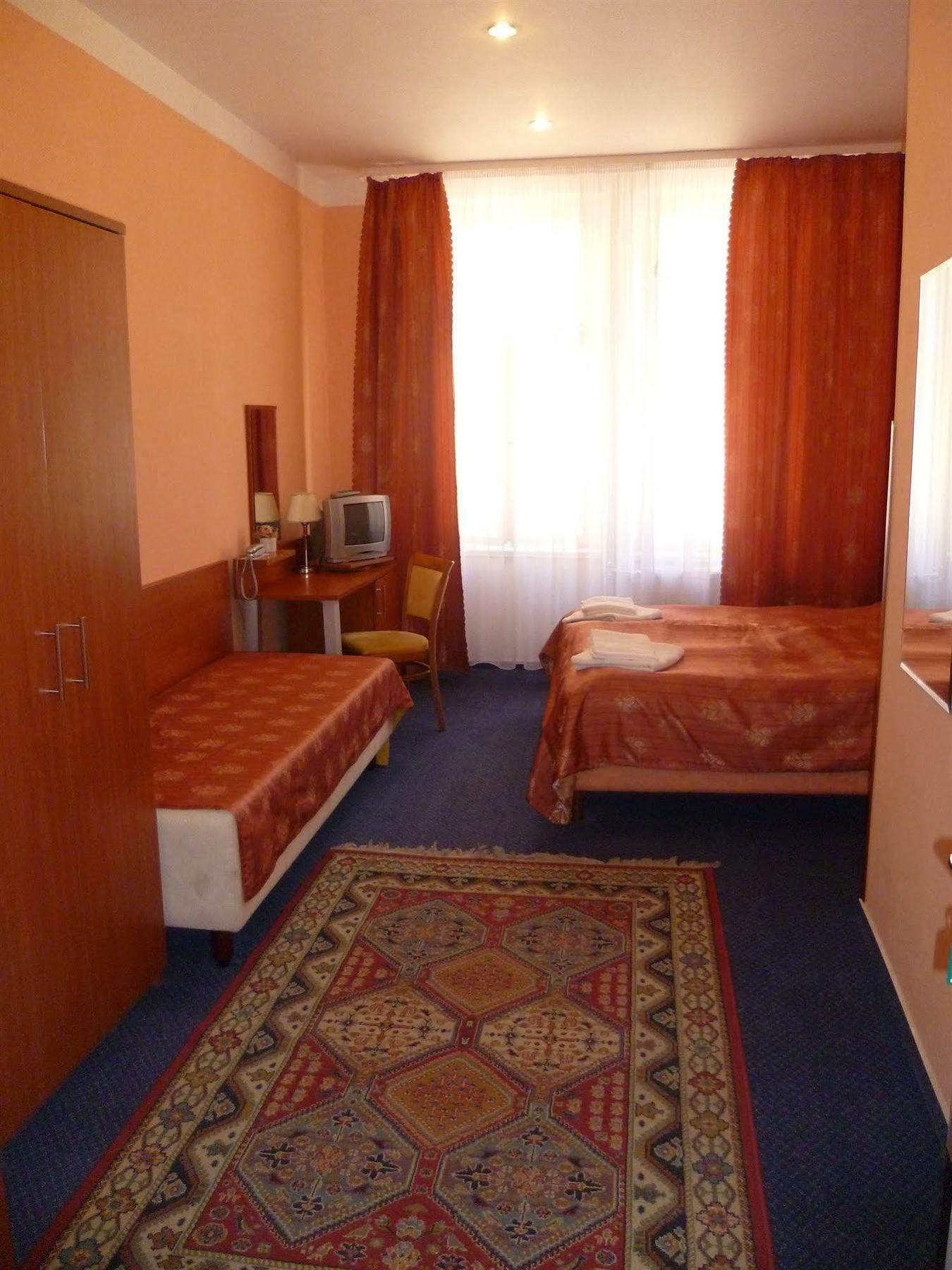 Aladin Praha Hotel Bagian luar foto