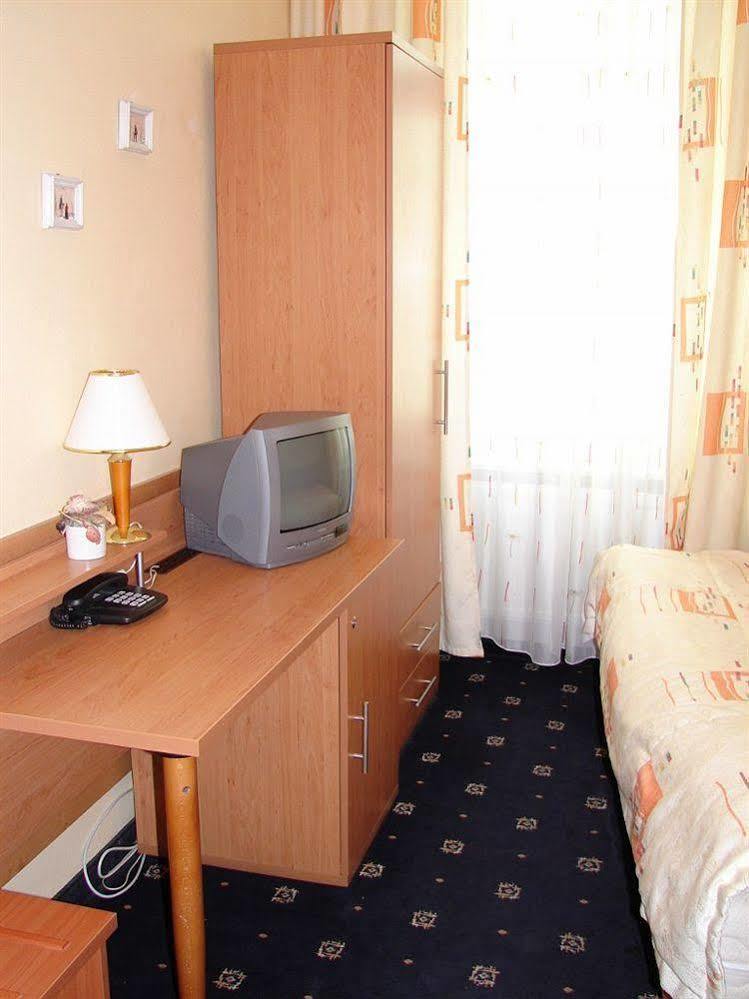 Aladin Praha Hotel Bagian luar foto